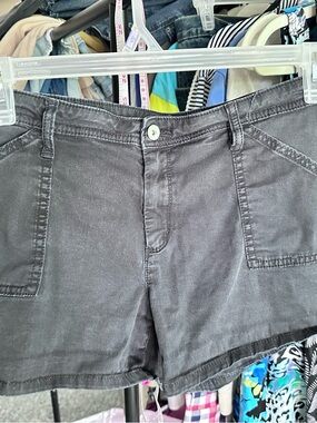 Arizon Jean Co. Women’s Dark Washed Charcoal Flat-Front Shorts